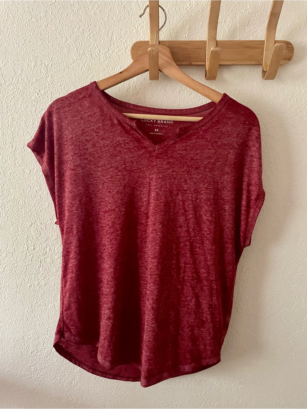 Lucky Brand Women’s XS Cotton V Neck Short Sleeve Henley in Maroon